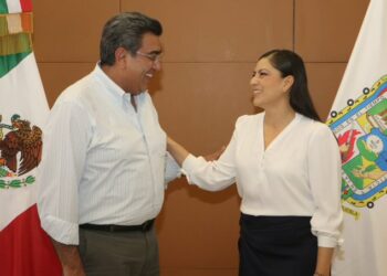 El Gobernador de Puebla, Sergio Salomón Recibió a Claudia Rivera en Palacio de Gobierno