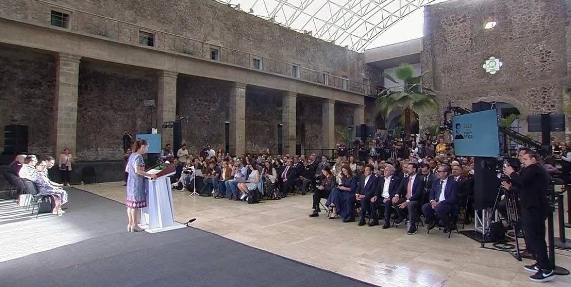 Trabajadores del Estado Ganarán el Salario Medio del IMSS, Anuncia la Presidenta de México