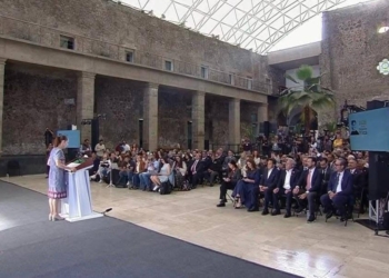 Trabajadores del Estado Ganarán el Salario Medio del IMSS, Anuncia la Presidenta de México