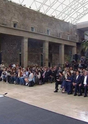 Trabajadores del Estado Ganarán el Salario Medio del IMSS, Anuncia la Presidenta de México