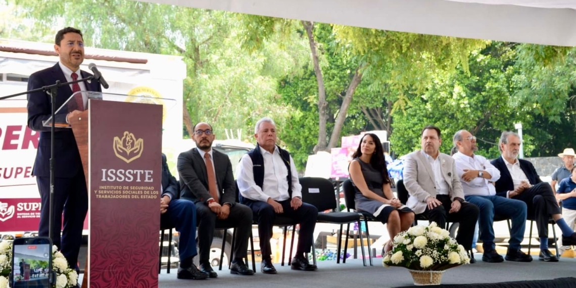 SUPERISSSTE Inaugura Nueva Unidad Móvil; Dona FSTSE en Comodato el Equipo